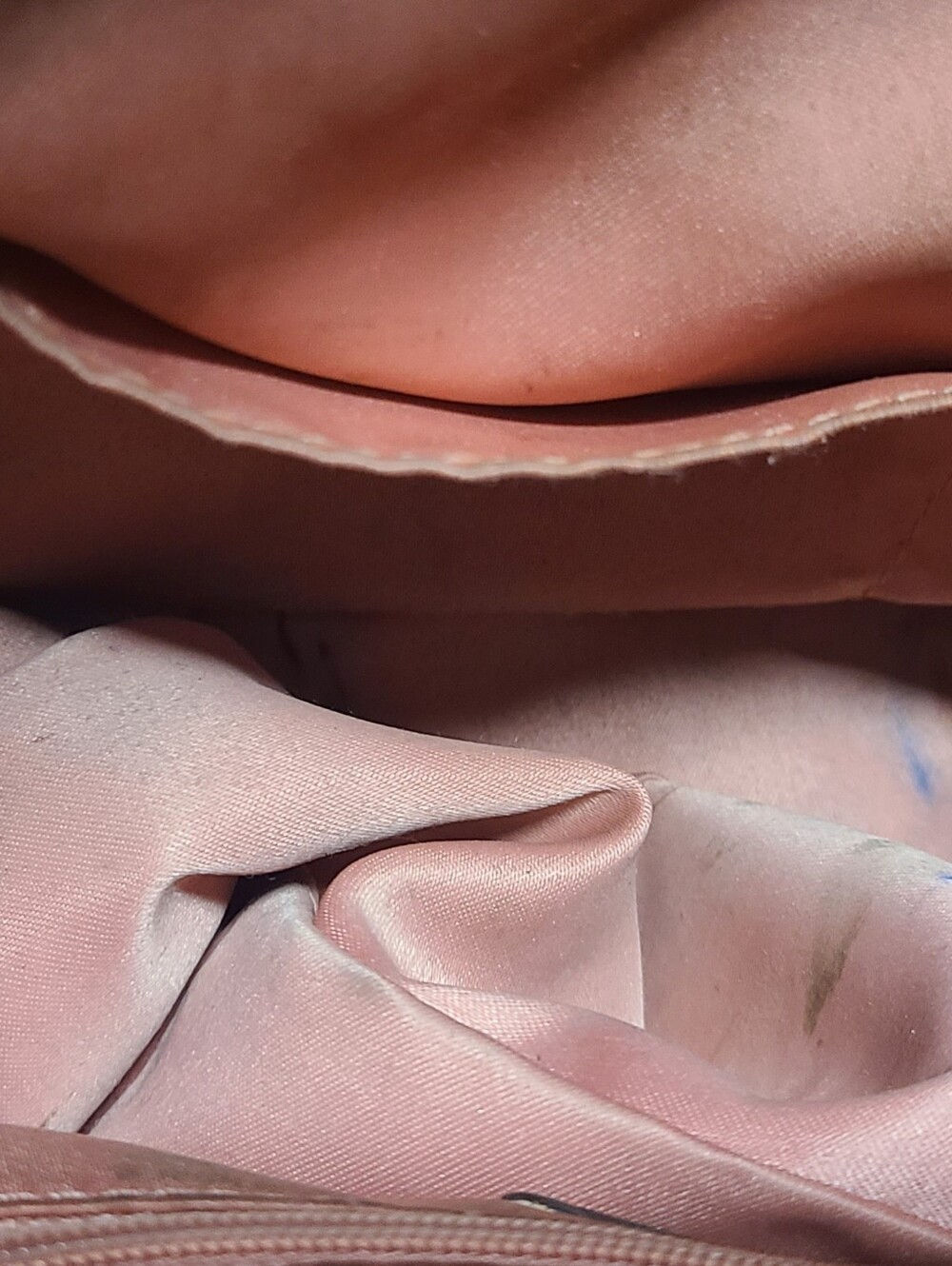 Coach bag in pink pearl color, In Previouly Owned Condition. - Picture 8 of 10